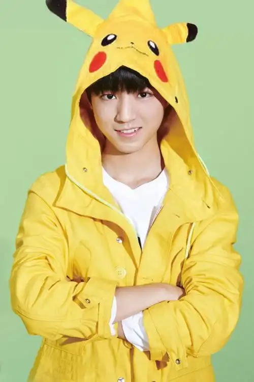 王俊凯 #tfboys 时尚cosmo周年刊 高清 皮凯丘 可爱萌