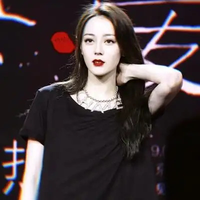 迪丽热巴圆形头像