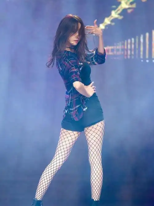 真白韩国第一"尤物"林允儿眼勾魂腿迷人,可惜她是韩国人