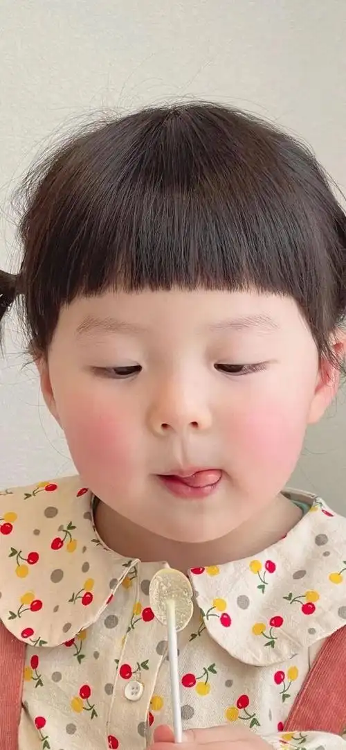 求一下这个可爱小女孩的壁纸图