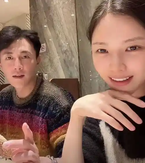 35岁财富自由王灿再嫁,与杜淳幸福二婚,一家三口共建新生活_爱情_人生