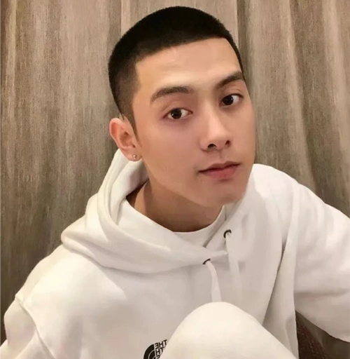 男生头发怎么剪又帅又好打理(男生头发怎么剪又帅又好打理的)