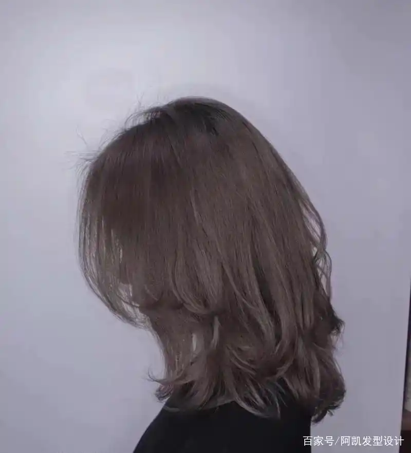 2022年女生都爱剪的锁骨发碎发发型,百搭减龄瘦脸显气质,洋气