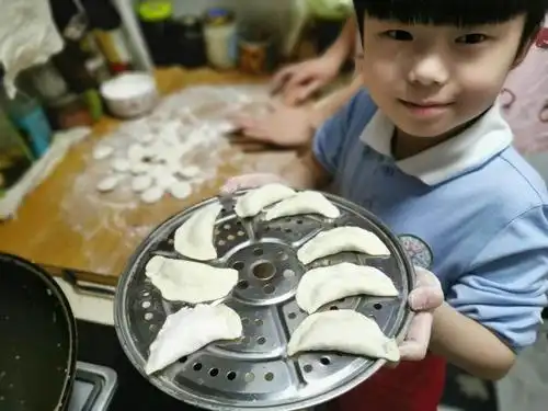 宝宝晒厨艺之包饺子