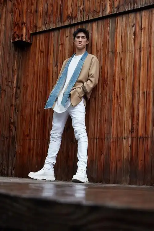 身高不到180的剧男星4:李治廷官方身高175公分