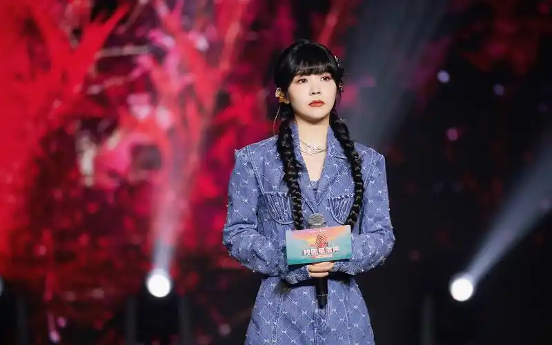 220109 赖美云校园星歌声总决赛《出发地平线》竖版focus