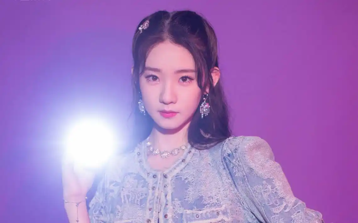 张艺凡甜美写真壁纸-美女壁纸-高清美女图片-第9图-娟娟壁纸