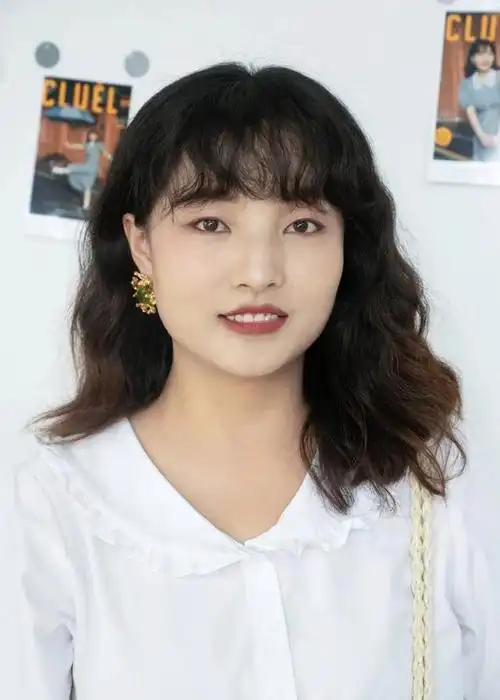 方脸宽额头发际线高适合什么发型(高发际线选什么发型)(48)