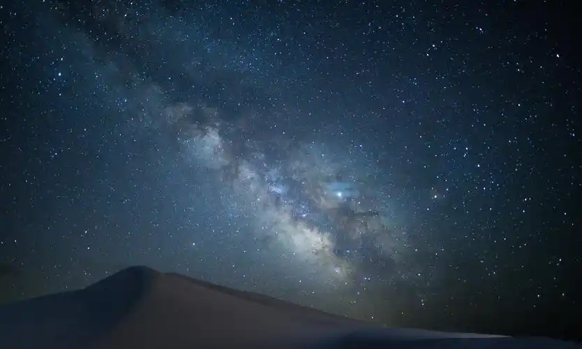 唯美迷人的梦幻星空1440x900分辨率查看