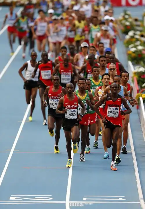 世锦赛男子马拉松决赛 乌干达选手夺冠
