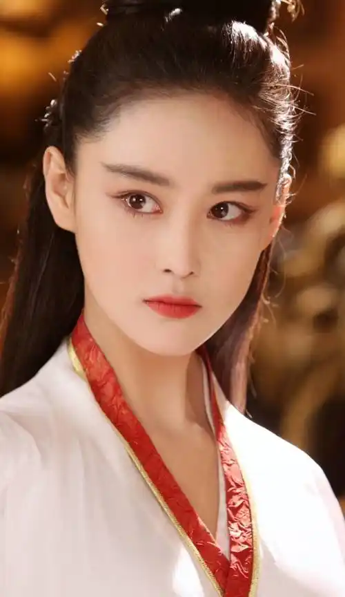 张馨予裙装写真,s型身材一览无余,娇艳妩媚诱惑 网友:第一时尚美人