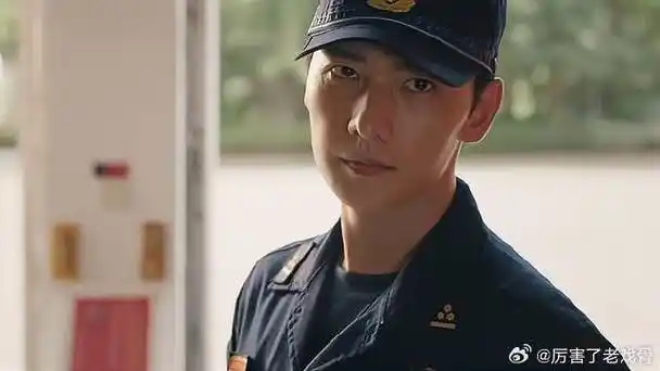 杨洋爱上王楚然,谁料女上司却怒怼:受虐狂啊!