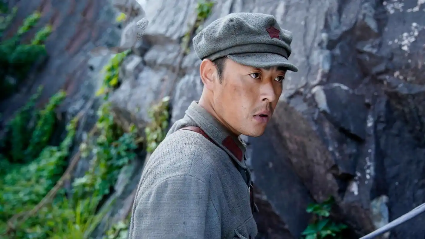 抗战剧《星火云雾街》重播,张桐杨若兮主演,王劲松斯琴高娃作配