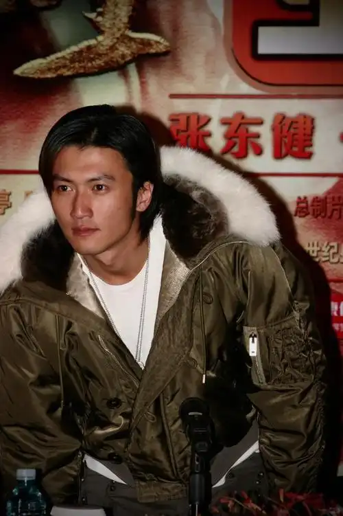 回顾看了李嘉欣儿子的颜值,才知道谢霆锋遗传基因有多强大