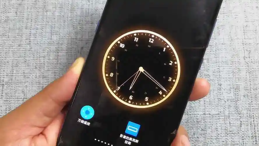 手机桌面水滴时钟动态壁纸一动就水波涟漪好看又好用