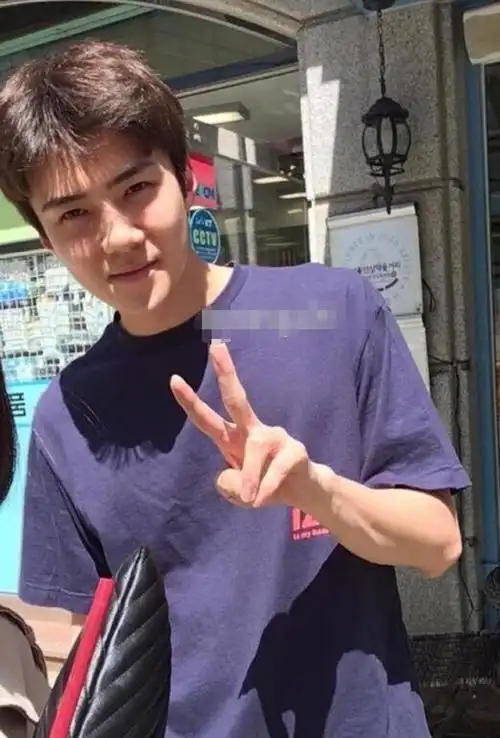 24岁吴世勋怎么崩成这样了近照鼻子变大变宽脸也比原来肿两倍