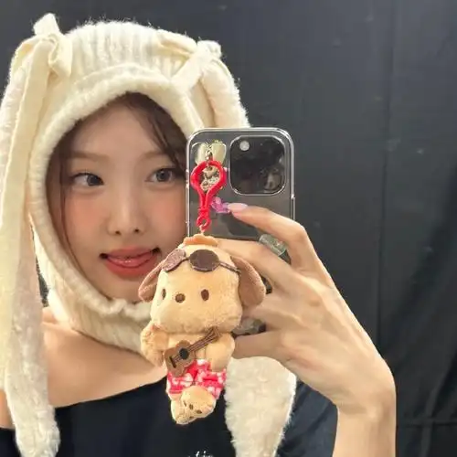 林娜琏超话ny#林娜琏王牌ace#230929 bubble头像更新吐舌宝97妈咪亲