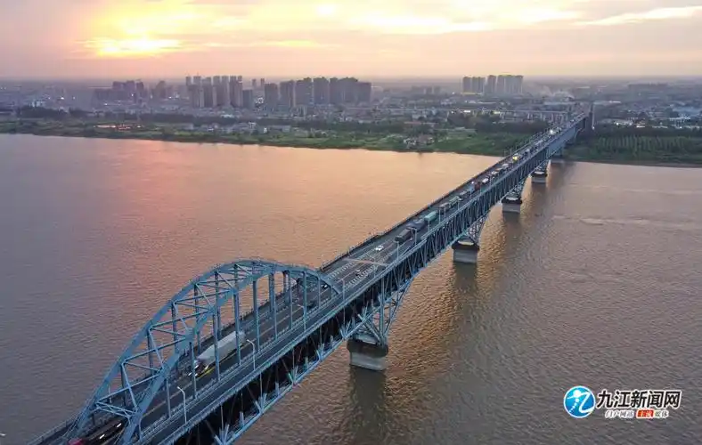 九江长江一桥持续拥堵,建议提前绕行