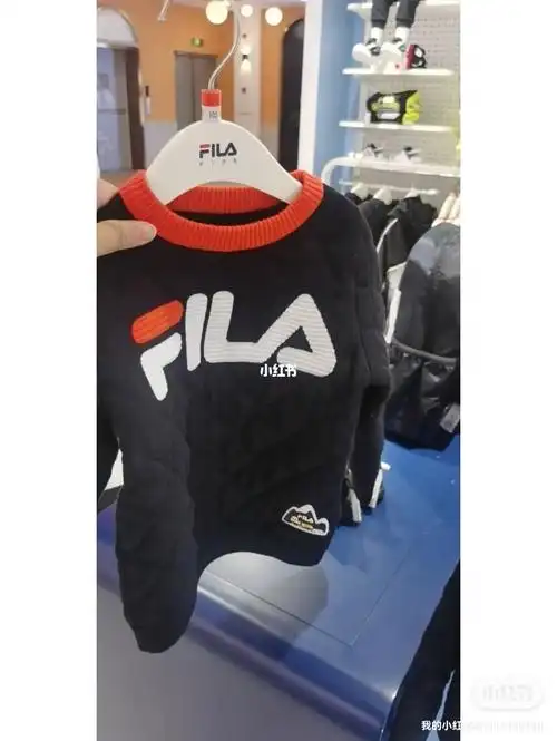 首先,斐乐的质量是真的好,然后碰到折扣,差不多是3折,比双十一便宜