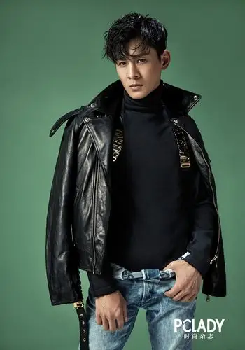 乔振宇登杂志封面 气质硬朗男人味十足