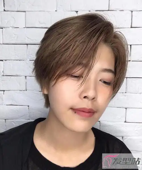 女性中性偏男短发 男孩风极短发剪了就上瘾_发型站_最新流行发型设计