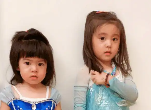 杨幂女儿小糯米近照,网友:看了以后才懂啥叫基因的强大_网易订阅