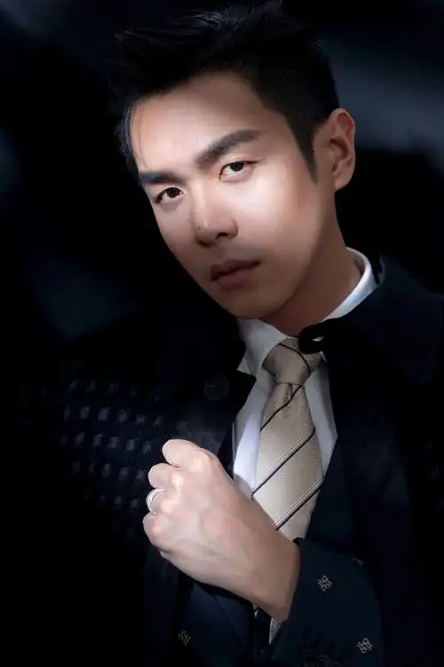 张若昀酷黑帅气写真图片