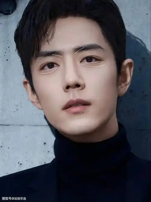眼睑下至的效果这种带着冲突感的长相,是很容易出神颜的颜值,而肖战的