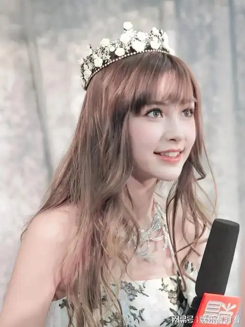 杨颖录综艺路透颜值直追巅峰混血嫩模期