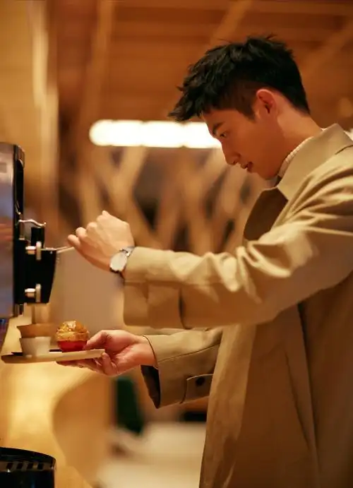 2018黄景瑜《海报时尚》青森之旅