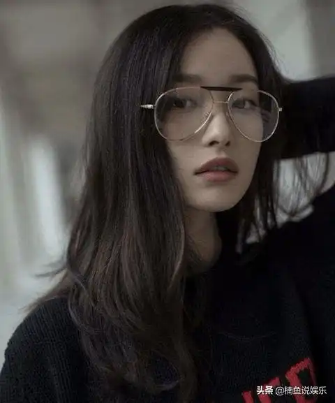 当明星戴眼镜,画风气质像变了个人,每一个都是眼神杀:心动了_倪妮
