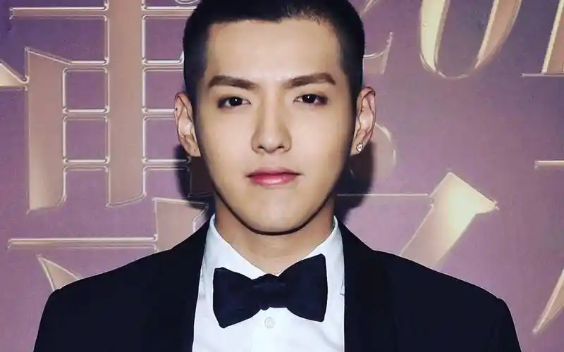 曝吴亦凡抛售600万豪车,近一年已兜售多处资产,总额超