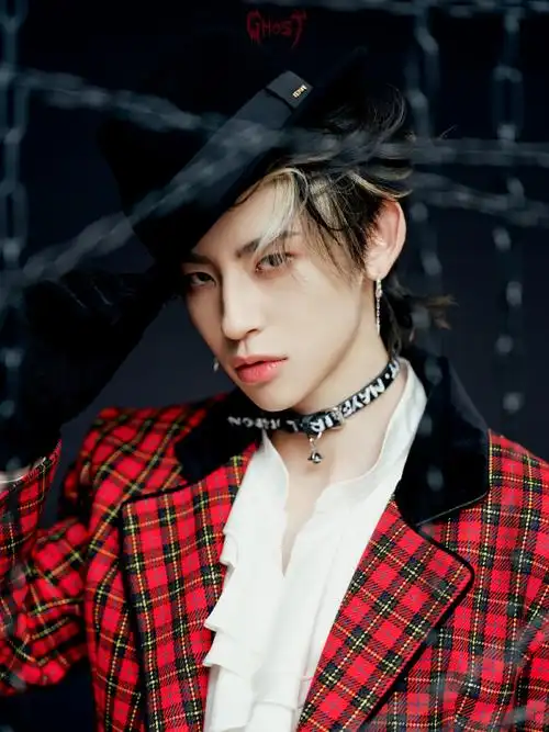 小鬼王琳凯超话#说唱梦工厂#穿越铁链,冲破禁锢.