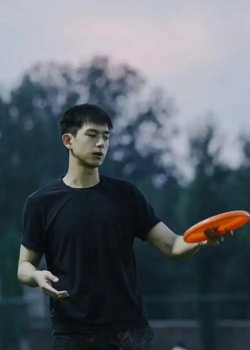 李现晒随手拍口罩遮不住的帅气平时多多记录生活呀