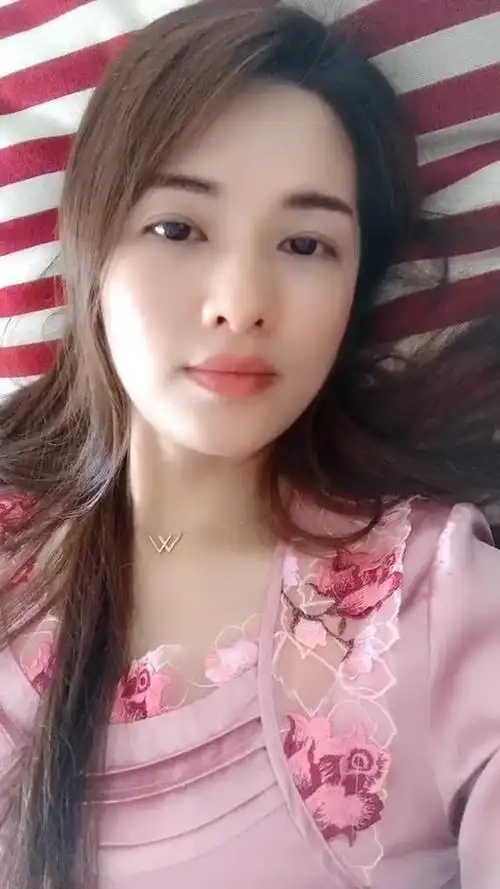 认个干爹,你敢回我,我就敢叫,别人都说28岁的女人是最难的,既要和30多