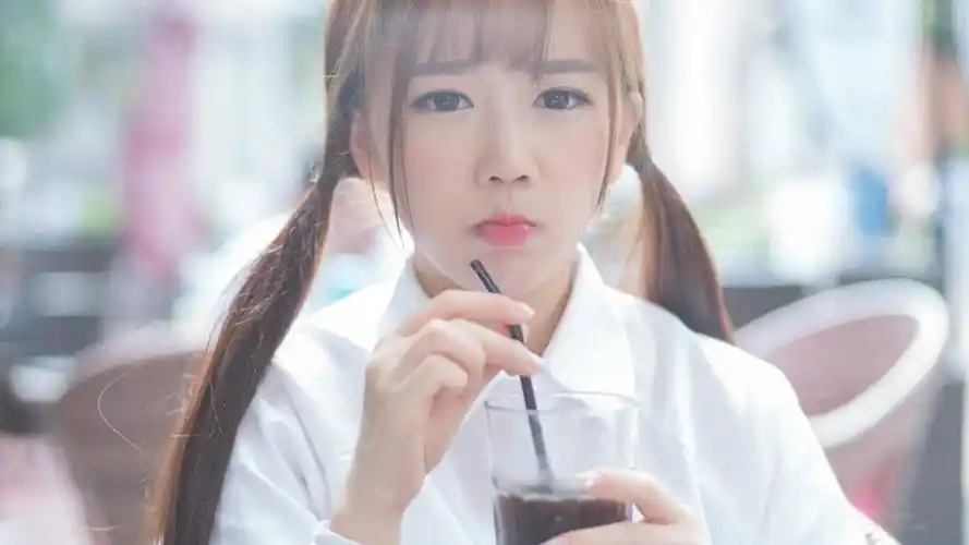 00后美女图片-美女壁纸-高清美女图片-第2图-娟娟壁纸