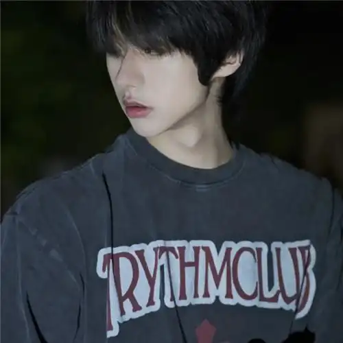 男生头像氛围小众高冷帅气图片