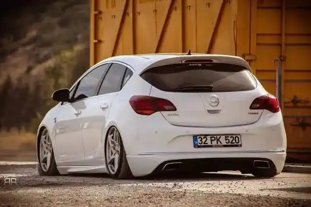 别克英朗改装居然这么帅