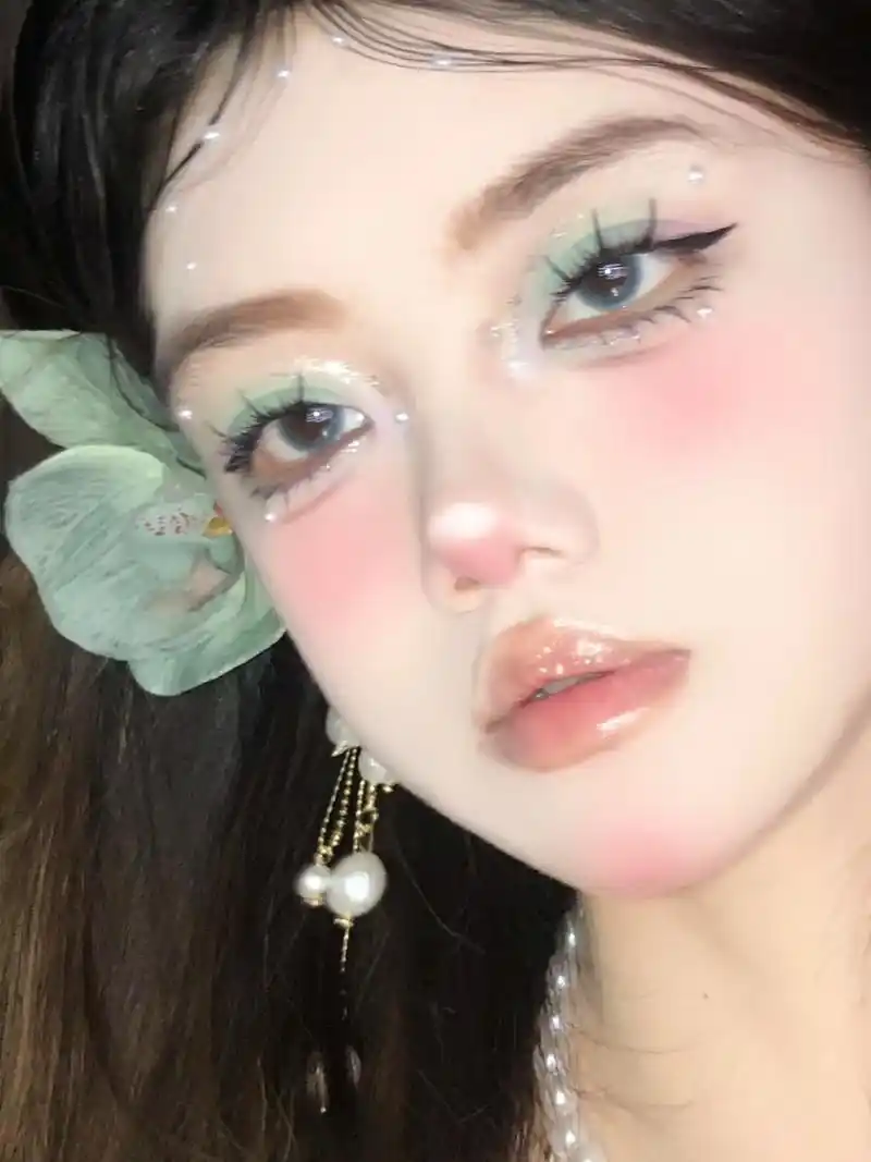创意妆容|满满清冷感 薄荷春天9502.好