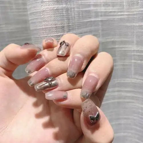 适合夏季的40款超显手白的方圆甲!