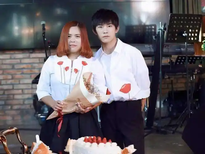 八字分析易烊千玺老婆("同姓不同命") 易烊千玺八字看老婆姓氏 - 八字