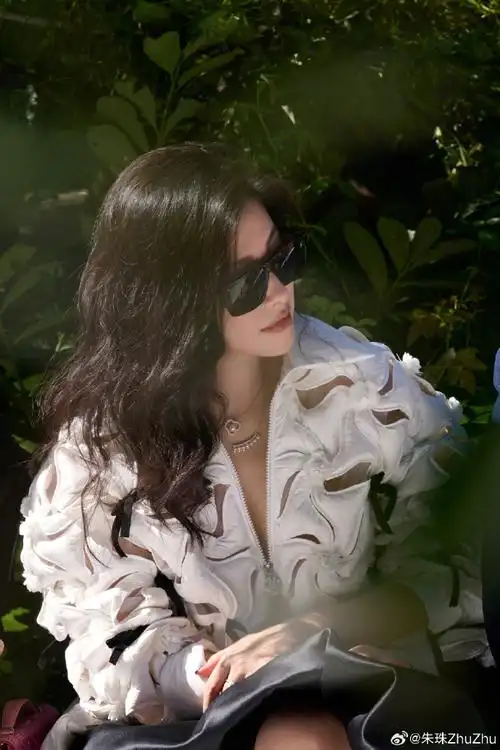 超有话聊##朱珠米兰造型盘点