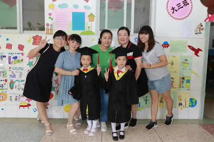 写美篇三年时间匆匆, 一转眼我们就要离开幼儿园, 离开我们亲爱的老师