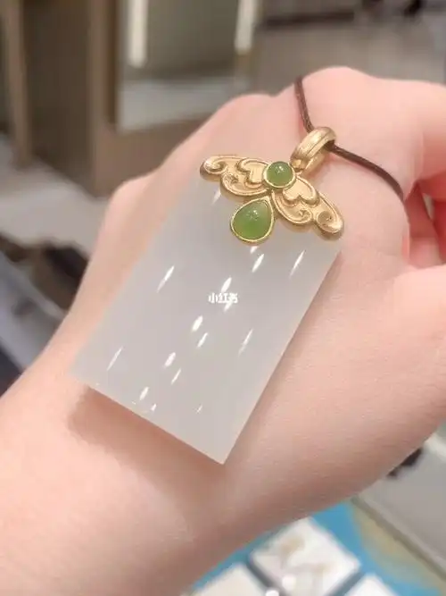 周大福和田玉吊坠合计