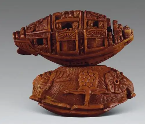 2697清核微雕船形诗文小摆件