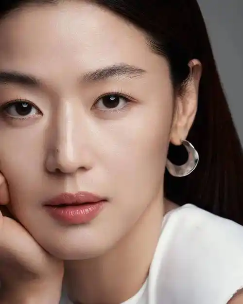 全智贤怎么就火了二十多年,"持靓行凶"的她不会老吗?