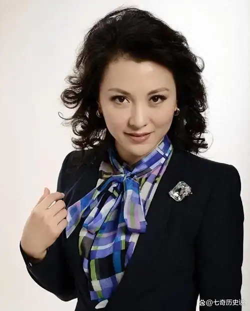 回顾主持人梦桐与富商结婚19年零绯闻今47岁气质不错