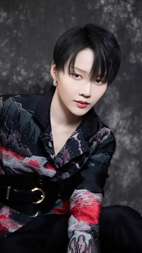 人气爱豆刘雨昕,能歌善舞,时尚潮流的酷女孩,请看美照|the9|流行乐