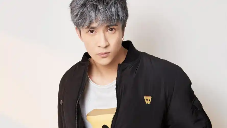 薛之谦 明星风尚壁纸壁纸于2020-06-16上传元气壁纸平台,内地明星