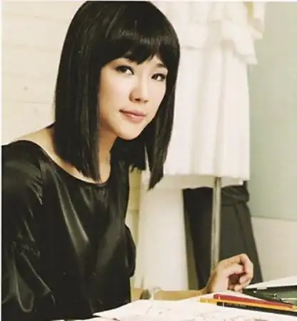 疑正牌老婆谢易桦:曾带同款手表剧组贴心陪伴其实关于钟汉良的女友是